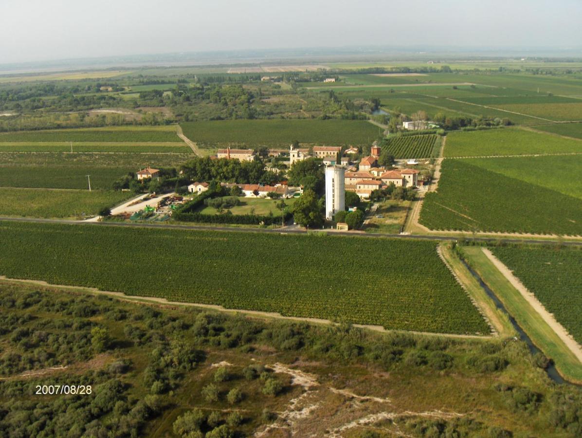 Les Pierrades En Camargue Villa Vauvert Exterior photo
